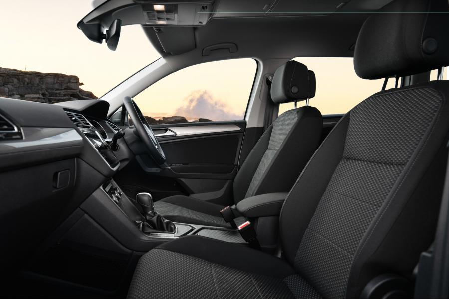 Интерьер Volkswagen Tiguan Allspace 2018 года  (AU) (фото 24 из 28)